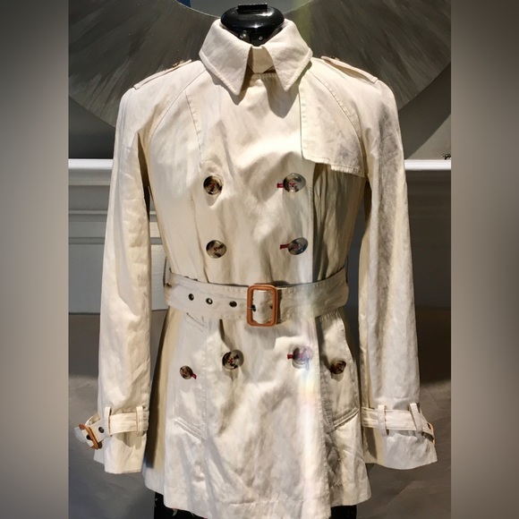 Banana Republic Jackets & Blazers - Banana Republic trench coat. Tan,cotton canvas, lined, lots of details, Size PS